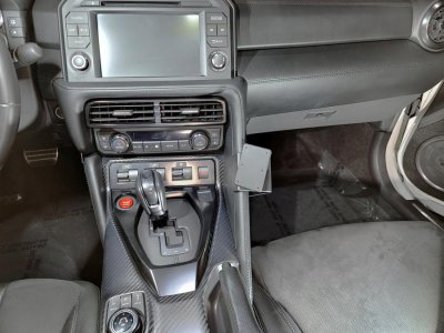 Mobilhållare Nissan GT-R 2017-