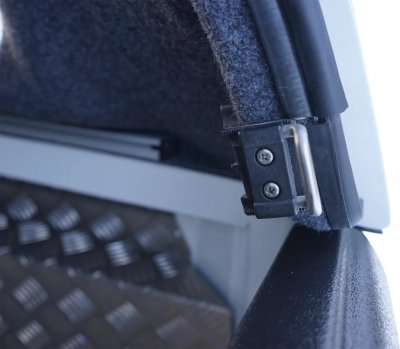 Flakkåpa Alpha CMX till Toyota Hilux (Dubbelhytt) från 2021-