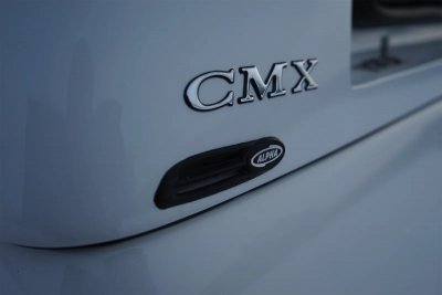 Flakkåpa Alpha CMX till Toyota Hilux (Dubbelhytt) från 2021-