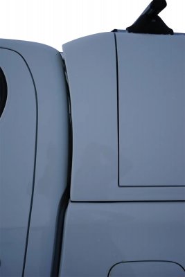 Flakkåpa Alpha CMX till Toyota Hilux (Dubbelhytt) från 2021-