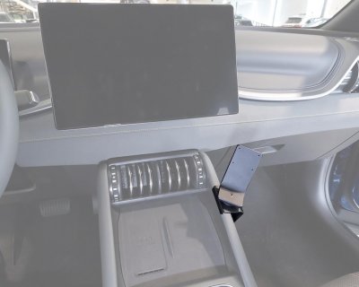 Monteringsfäste (Basdel) för mobilhållare till BYD Atto 3 från 2026-