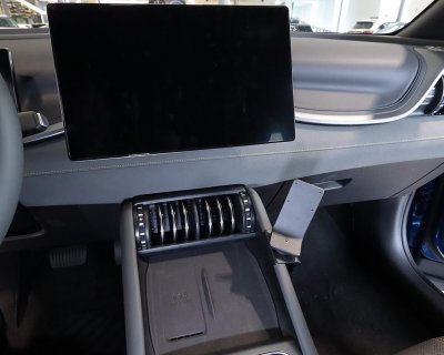 Monteringsfäste (Basdel) för mobilhållare till BYD Atto 3 från 2026-
