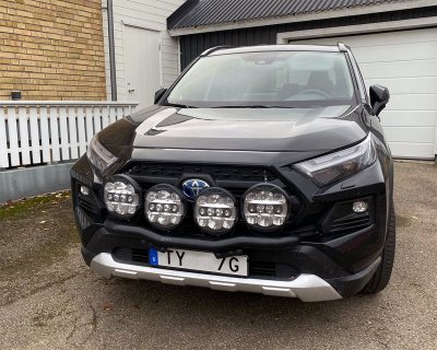 Extraljusfäste för 4 extraljus till Toyota RAV4 från 2019-2025 | Qpax