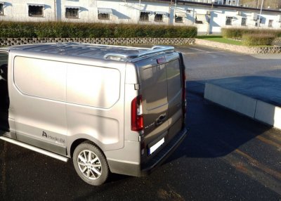 Bakre takbåge i Rostfritt stål till Fiat Talento från 2016-