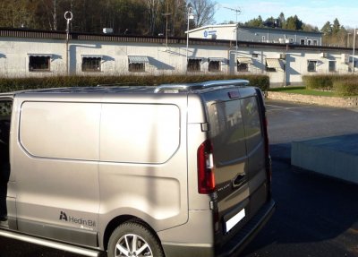 Bakre takbåge i Rostfritt stål till Fiat Talento från 2016-