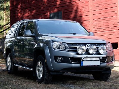 Extraljusfäste i Aluminium för 3 extraljus till VW Amarok 2011-/2017-