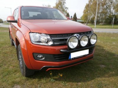Extraljusfäste i Rostfritt stål med svart pulverlack till Volkswagen Amarok 2011-