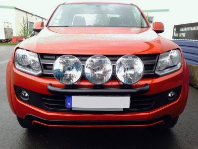 Extraljusfäste i Rostfritt stål med svart pulverlack till Volkswagen Amarok 2011-