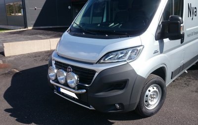 Extraljusfäste i rostfritt stål till Peugeot Boxer 2014-