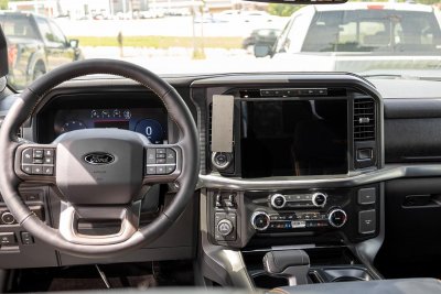 Mobilhållare till Ford F-150 Lightning XL och XLT från 2021-