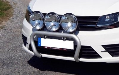 Frontbåge i Aluminium för 3 extraljus till Volkswagen Caddy 2016-
