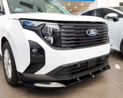 Frontsplitter Ford Transit Courier från 2023-