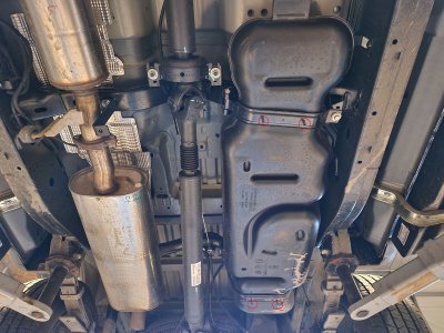 Hasplåt Volkswagen Amarok från 2023- och nyare | För bränsletanken