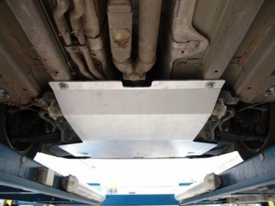 Hasplåt/Drivlineskydd i Aluminium till Peugeot Partner från 2008-