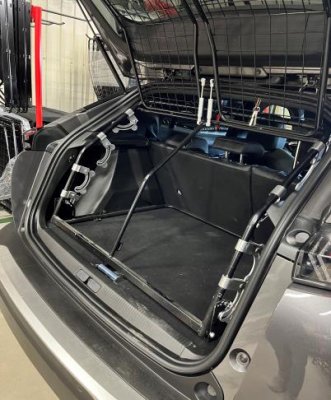 Hundgrind Peugeot 5008 från 2017-