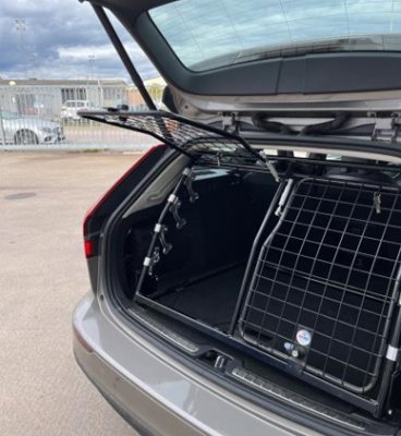Hundgrind Volvo V60 från 2018-