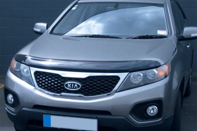 Huvskydd i mörktonad akrylplast till Kia Sorento 2009-2014