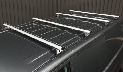 Exempelbild: Takräcken 160 cm för Nissan Primastar från 2022-