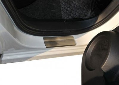 Instegsskydd Toyota RAV4 från år 2013-2018
