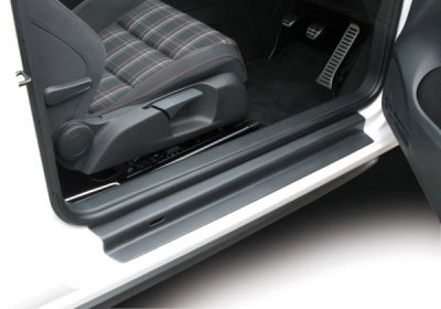 Instegsskydd i plast till VW Up! 2011-