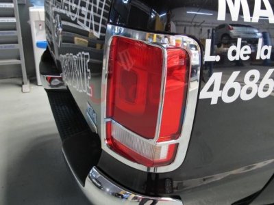 Lampmask för baklamporna i kromad ABS-plast till VW Amarok från 2011-