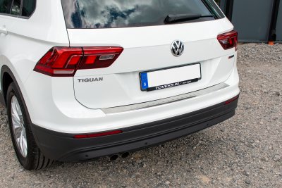 Högglanspolerat lastskydd till VW Tiguan 2016-2023