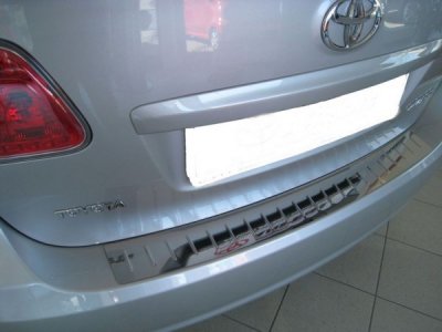 Lastskydd/Ilastningsskydd i Rostfritt stål till Toyota Avensis 2009-