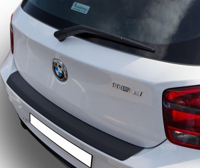 Lastskydd i reptålig ABS-plast till BMW 1-serie från 2011-2019