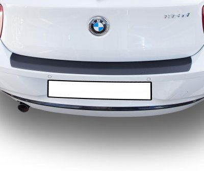 Lastskydd i reptålig ABS-plast till BMW 1-serie från 2011-2019