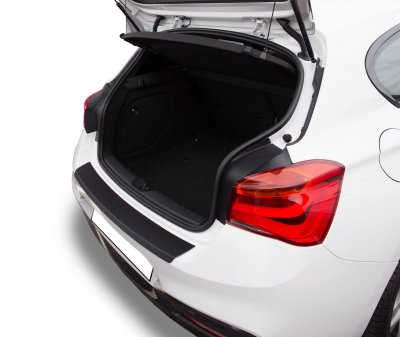 Lastskydd i reptålig ABS-plast till BMW 1-serie från 2011-2019