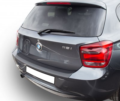 Lastskydd i reptålig ABS-plast till BMW 1-serie från 2011-2019