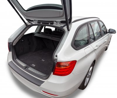 Lastskydd i reptålig ABS-plast till BMW 3-serie (F30/F31) från 2013-2019