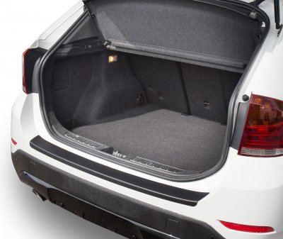Lastskydd  i reptålig ABS-plast till BMW X1 från 2012-2015