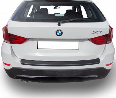 Lastskydd  i reptålig ABS-plast till BMW X1 från 2012-2015