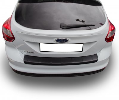 Lastskydd i ABS-plast till Ford Focus från 2011-2017