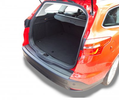 astskydd Ford Focus kombi från årsmodell 2011-2017