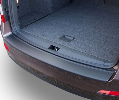 Lastskydd/Stötfångarskydd i reptålig ABS-plast till Skoda Octavia Kombi 2013-2017