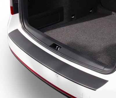 Lastskydd/Stötfångarskydd i reptålig ABS-plast till Skoda Octavia Kombi VRS 2013-2017