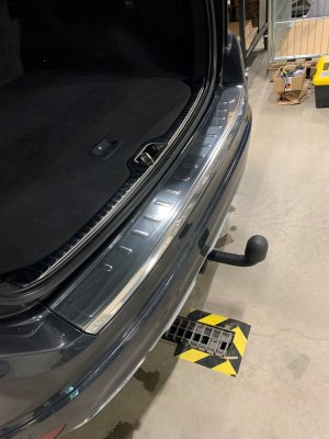Högglanspolerat lastskydd Volvo XC60 från 2013-2017