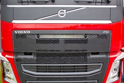 LED-ramp TERA för montering i grill till Volvo FH4 Globetrotter/XL