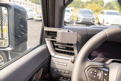 Mobilhållare Lexus GX från 2024- och framåt | För montering till vänster om ratten