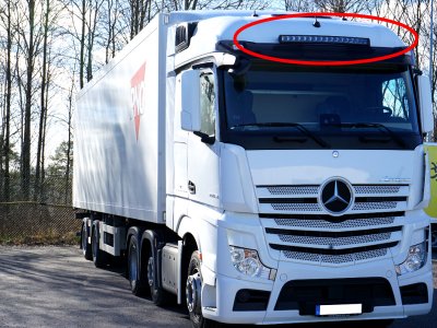 LED-ramp för montering ovanför solskyddet till Mercedes Actros MP4 2011-
