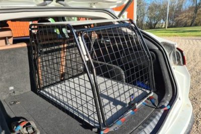 Hundbur Alfa Romeo Stelvio från 2017- och nyare