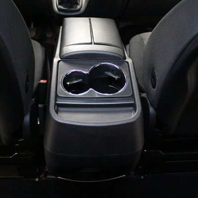 Mittkonsol Mercedes V-klass från 2019-