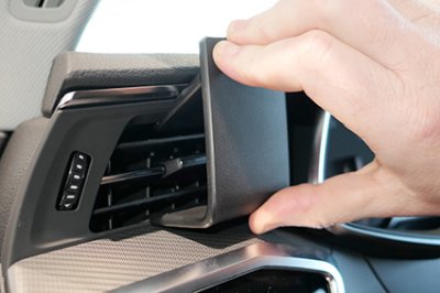 Mobilhållare till Audi A6 från årsmodell 2019-