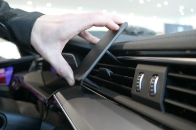Mobilhållare Audi Q2 från 2017-