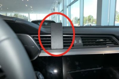 Mobilhållare Audi Q8 e-tron från 2019-