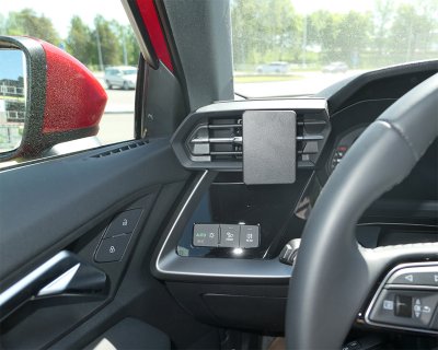 Mobilhållare till Audi A3 från 2021- | Montering till vänster om ratten