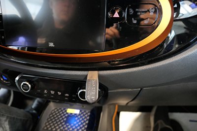 Mobilhållare Toyota Aygo X från årsmodell 2022-