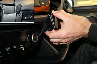 Mobilhållare Toyota Aygo X från år 2022-